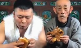 爷孙俩吃瓜,吃瓜趣事乐翻天