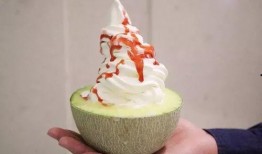 吃哈密瓜冰糕,哈密瓜冰糕，甜蜜与清凉的完美邂逅