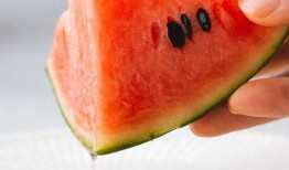 做梦吃桃吃瓜,桃香瓜韵，味蕾之旅