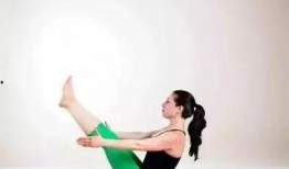 广州瑜伽母子吃瓜,共享夏日清凉吃瓜时光