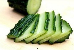 在家吃瓜在外赏花,悠然自得的生活画卷