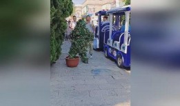 瓜哥吃瓜玩具火车,趣味盎然，陪伴成长