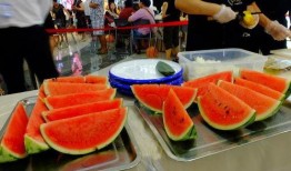 聊城吃瓜节,夏日狂欢，瓜果飘香，共享丰收喜悦